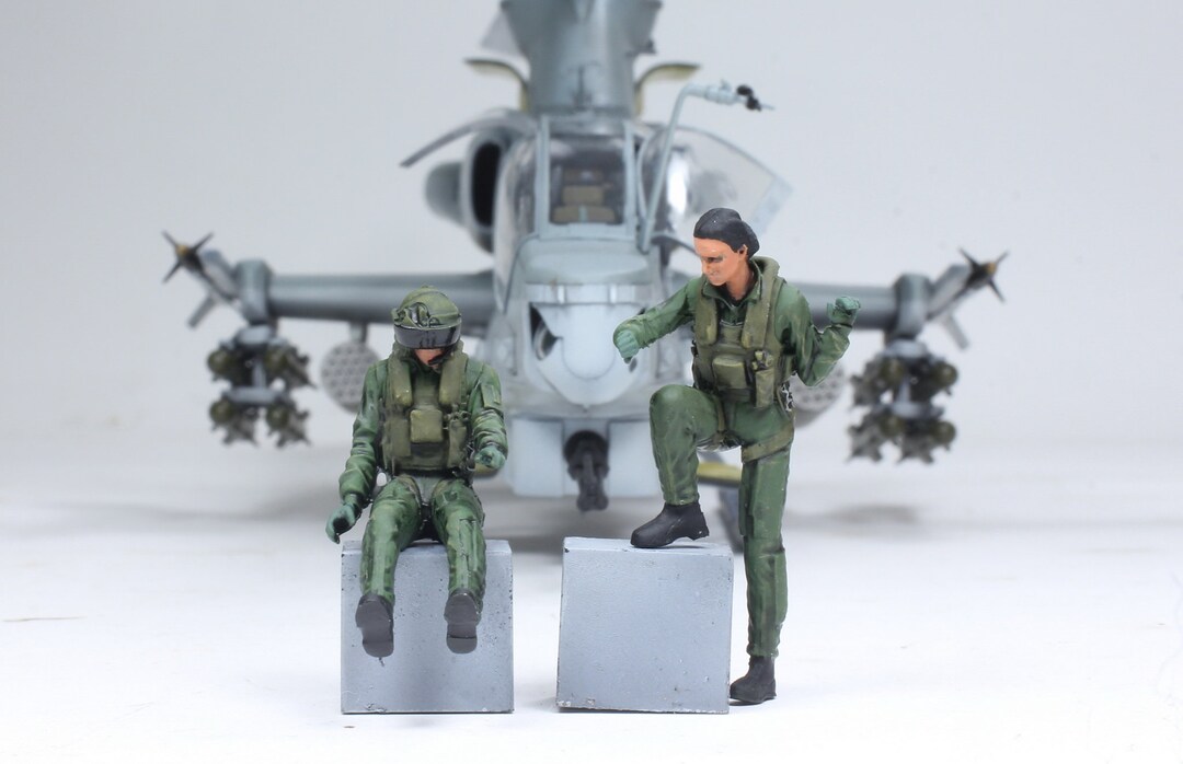 塗装済みフィギュアセット 02 米国ヘリコプターパイロット（AH-1Z