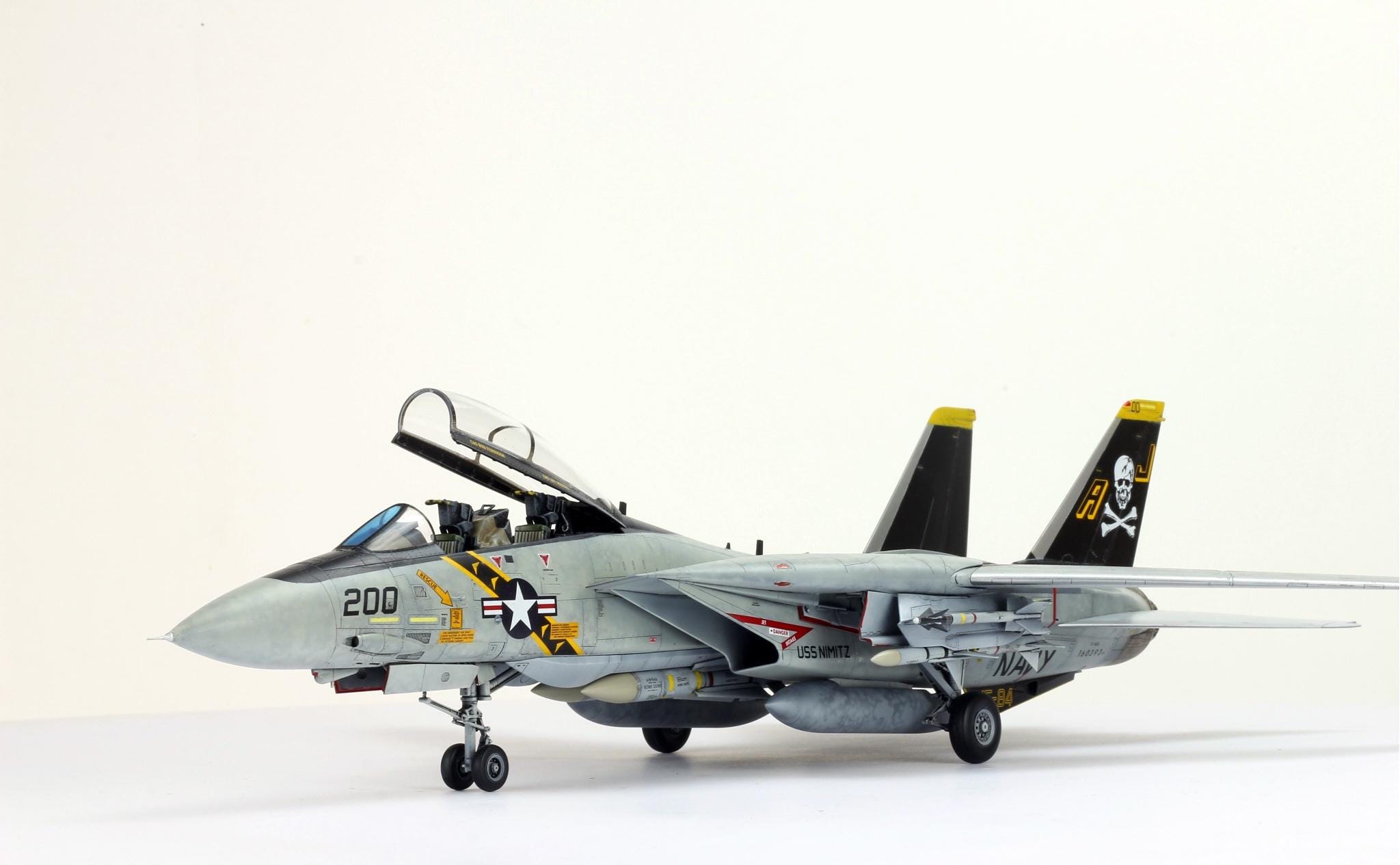 Probuilt 1:48 F-14A Tomcat “jolly Roger” US Navy Fighter