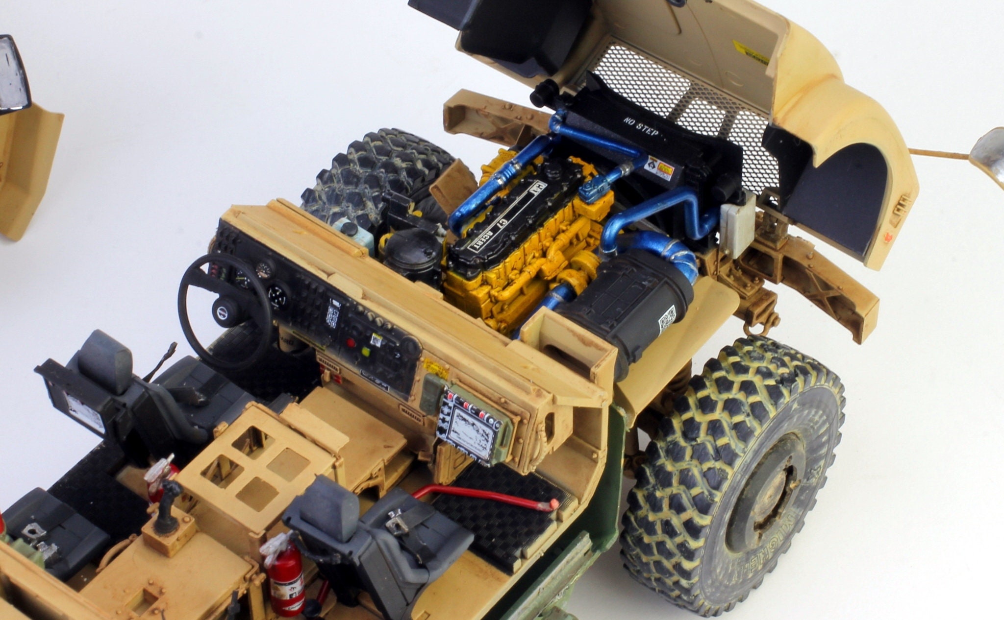 6　1/35アメリカ陸M-ATVM1240A1プラモデル 6 1/35アメリカ陸M-ATVM1240A1プラモデル