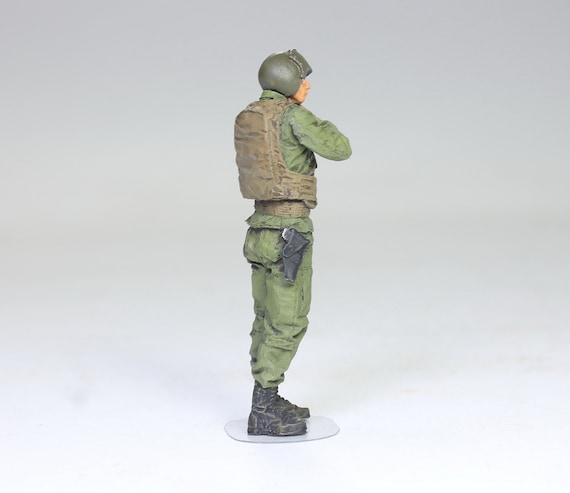 塗装済みアメリカ軍ヘリコプターパイロットフィギュア：ベトナム