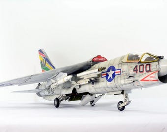 Preorder 1:32 ProBuilt F-8E Crusader US Navy VF-194 – Hand Painted (Trumpeter Model)