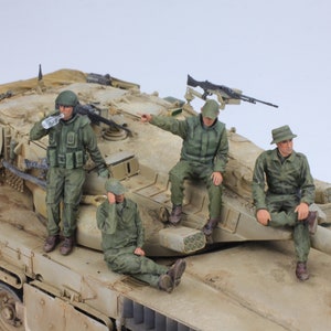 Painted Figures IDF Tank Crews (04 figures, tank is not included) 1:35 scale (Built and painted by Professional skills)