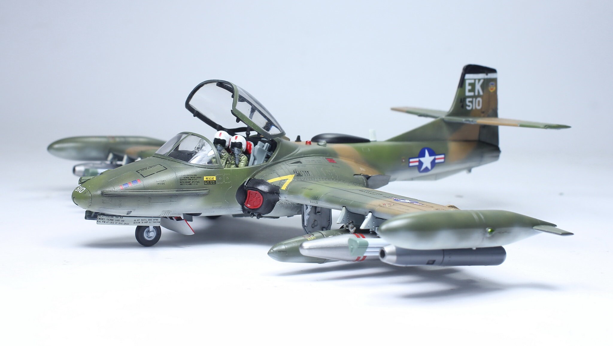 USAF A-37A Dragonfly Vietnam War 1:48 Pro Built Model (built and