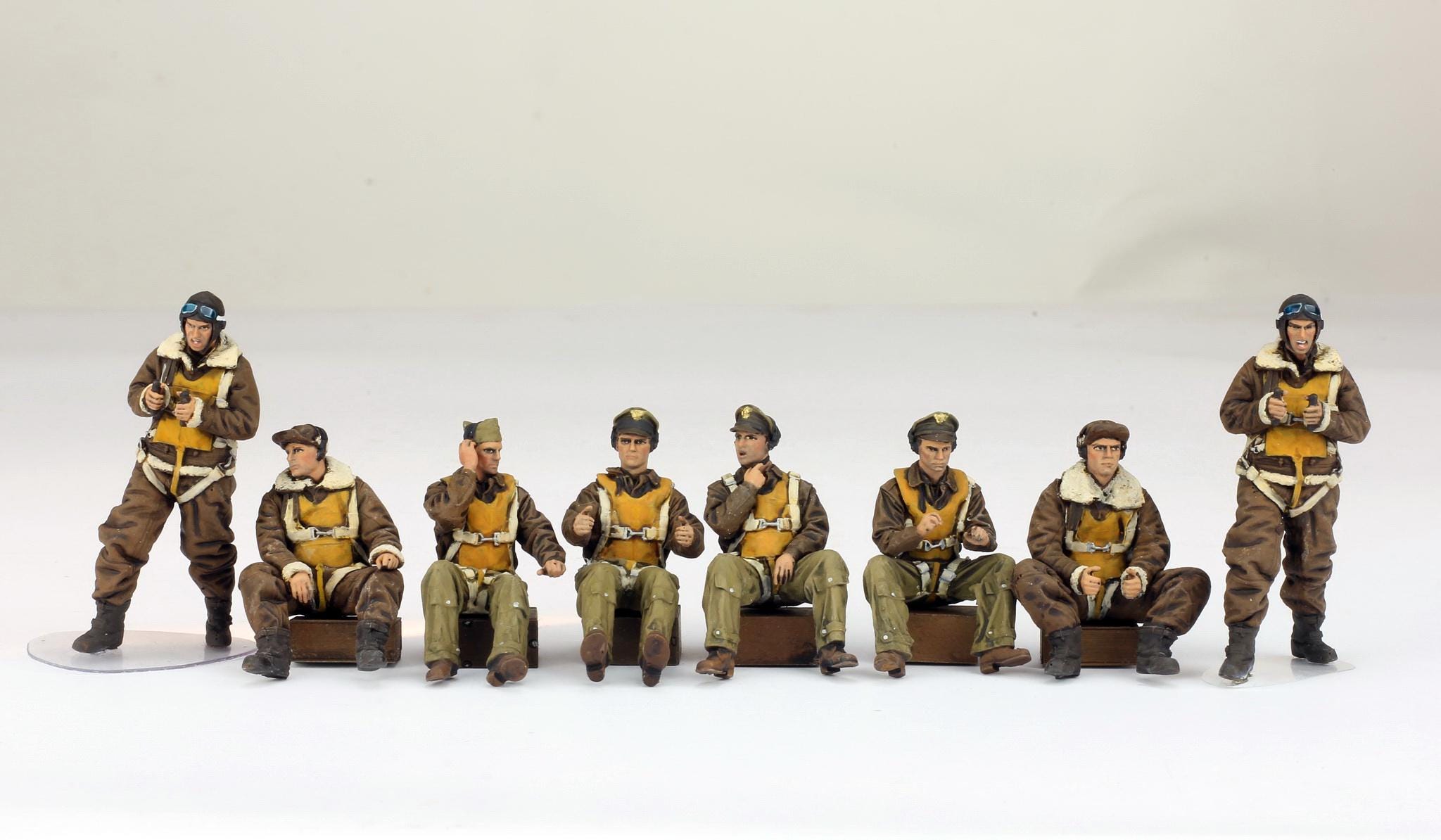 Preorder 1:32 Propainted Full Set (8 Figures) WW2 B-17 Flying