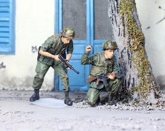 Painted Figures USMC Soldiers In MauThan Battle 1968 (02 figures) Vietnam war 1:35 scale (Built and painted by Professional skills)