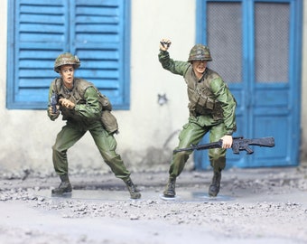 Painted Figures USMC Soldiers In MauThan Battle 1968 (02 figures) Vietnam war 1:35 scale (Built and painted by Professional skills)