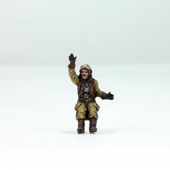 ビンテージ50s Japan 囚人　PRISOEER ミッドセンチュリー 人形 Propainted 1:48 Seated Japanese Pilot WWII (no Aircraft) - Etsy