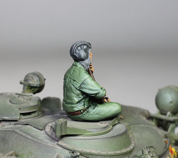 塗装済みフィギュア NVA 戦車乗組員 ベトナム戦争 1:35 スケール