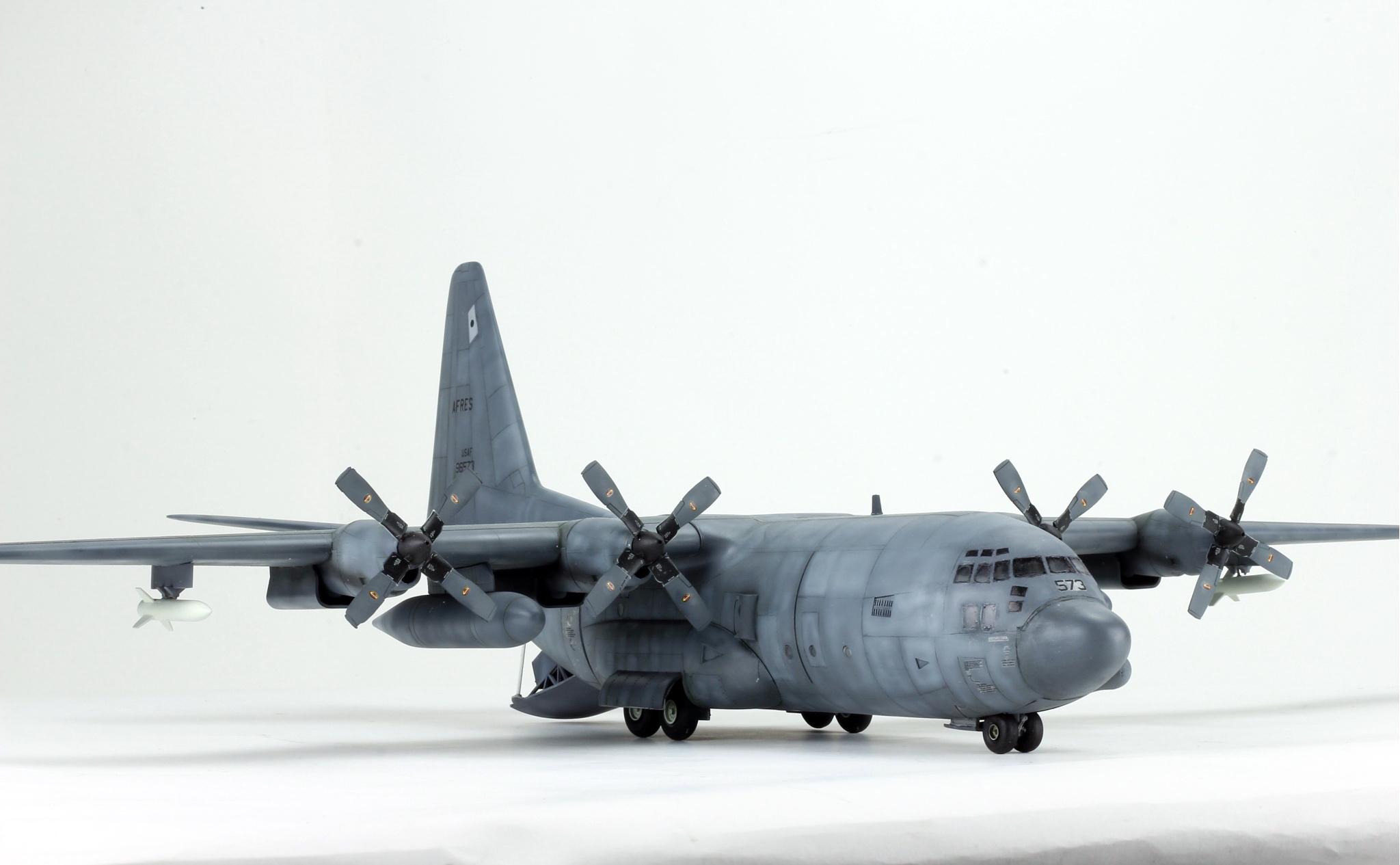 AC-130H スペクターモデル：1/72スケール、ProBuilt USAF航空機