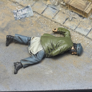 Painted Figure Fallen Arabian Warrior 1:35 scale (Built and painted by Professional skills)