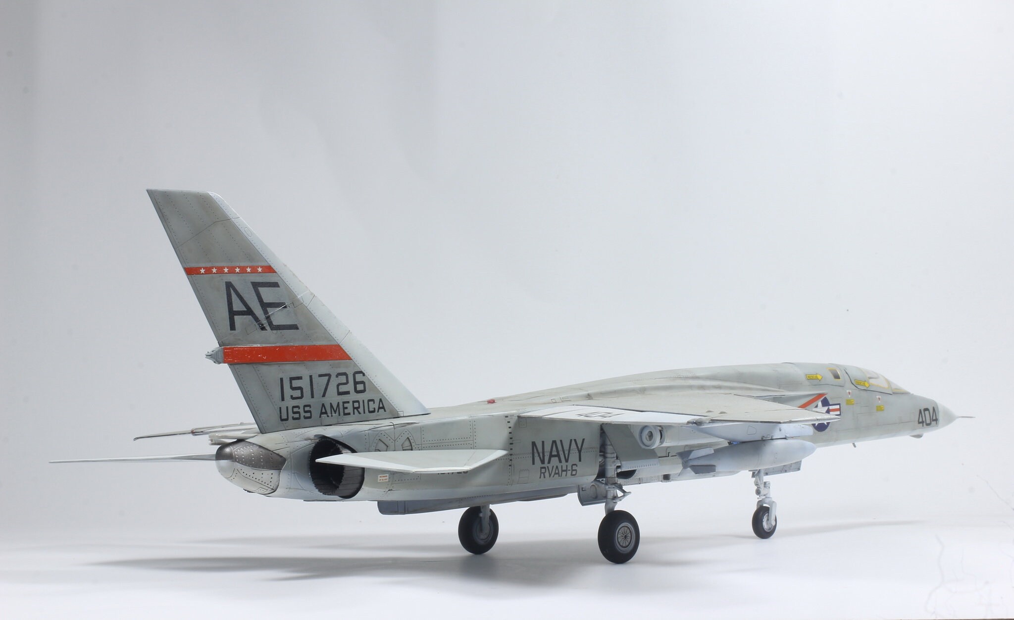 US Navy RA-5C Vigilante Vietnam War 1:48 (built and Painted