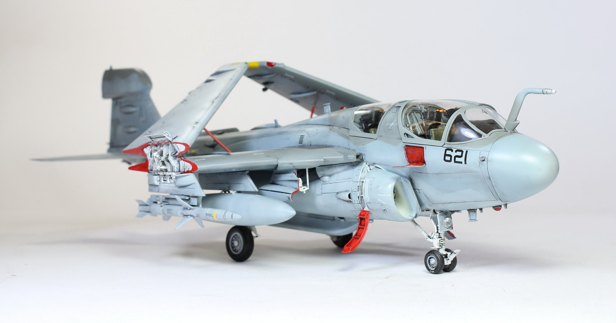 戦闘機プラモデル完成品1/48EA-6Bプラウラー アメリカ海軍 EA-6B プラウラー 1:48 (プロの職人による組み立てと塗装