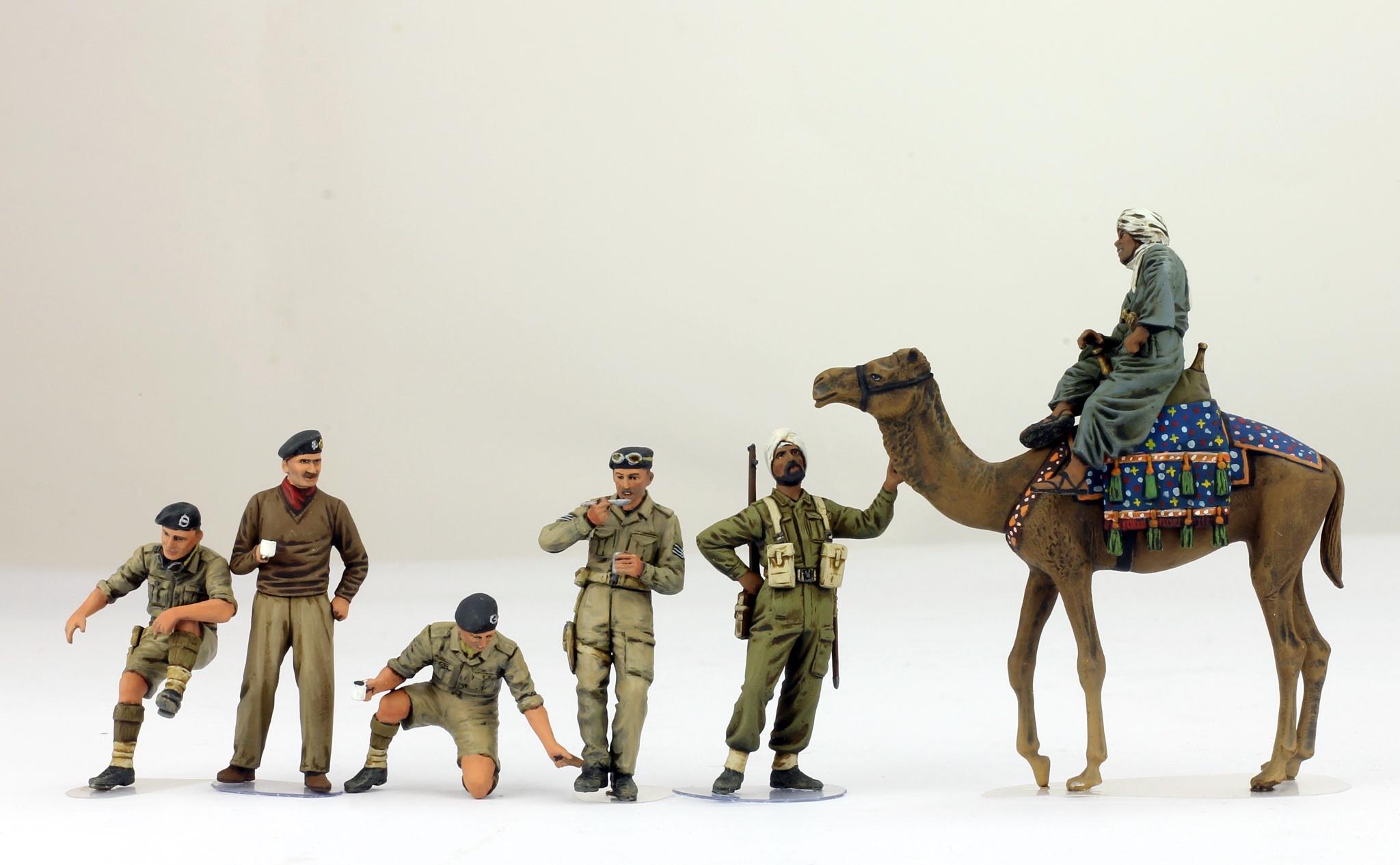 Handcraft 1:35 Propainted WW2 05 British AFV Crew & Camel Rider