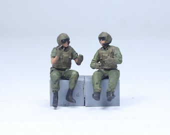 Painted figures Set 02 US Helicopter Pilots for UH-1 Huey & OH-6A Loach in Vietnam war 1:48 (Built and painted by Professional skills)