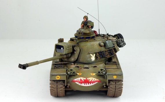 Probuilt Model 1:35 USMC M48A3 Patton /w Gunner Crew in Vietnam