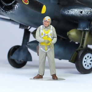 Bemalte Figur 1:48 US Navy Pilot WWII (Erbaut und bemalt von Profis)