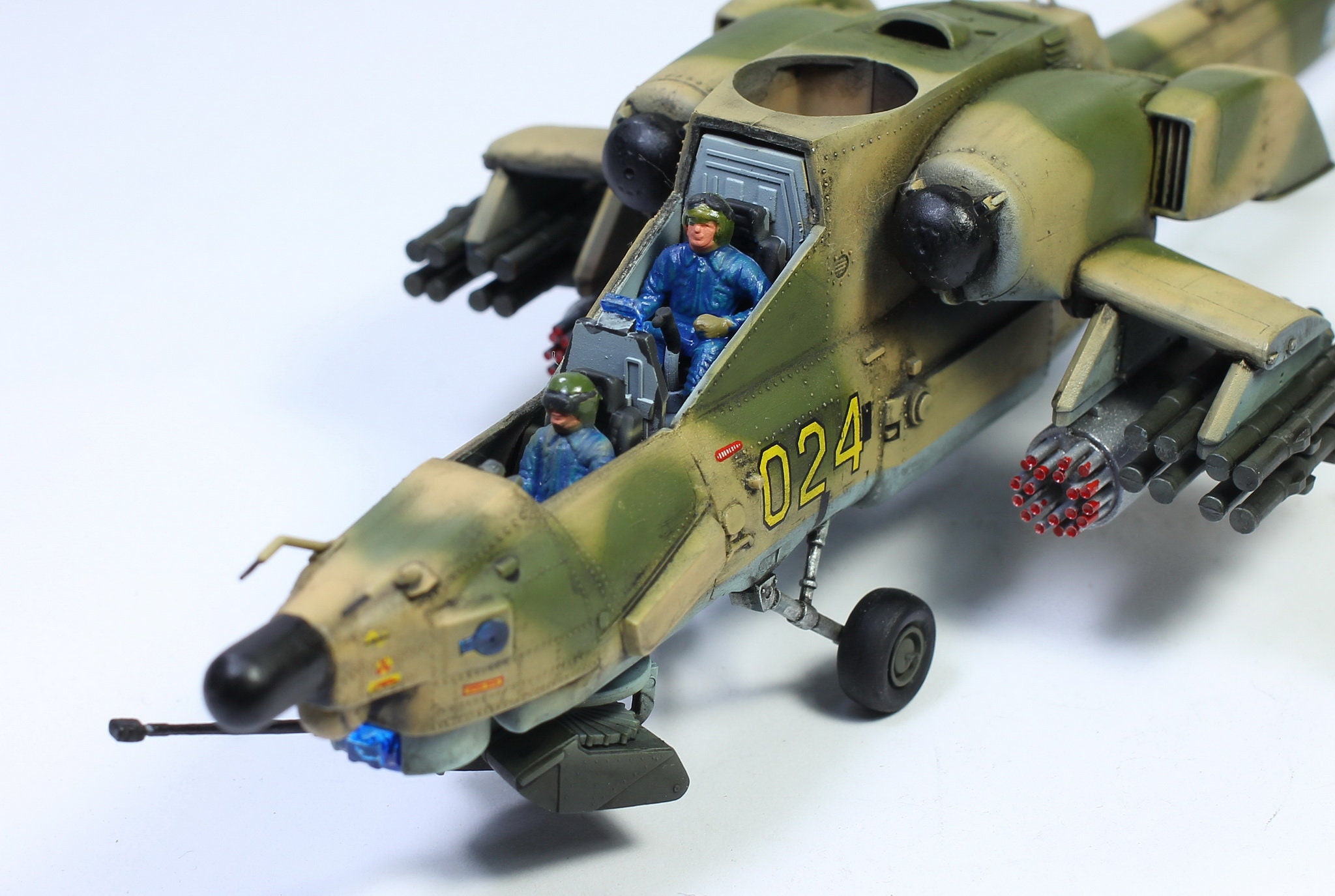 ヘリコプター ロシア ミル Mi-28N ナイト ハボック 1:72 プロ ヘリコプター ロシア ミル Mi-28N ナイト ハボック 1:72 プロ