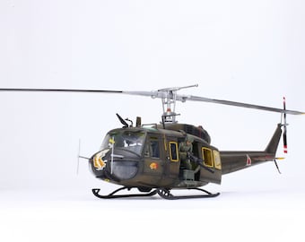 Kit Maquette Hélicoptère Bell AB 212/UH-1N Italeri 1:48 - Neuf Sous Blister