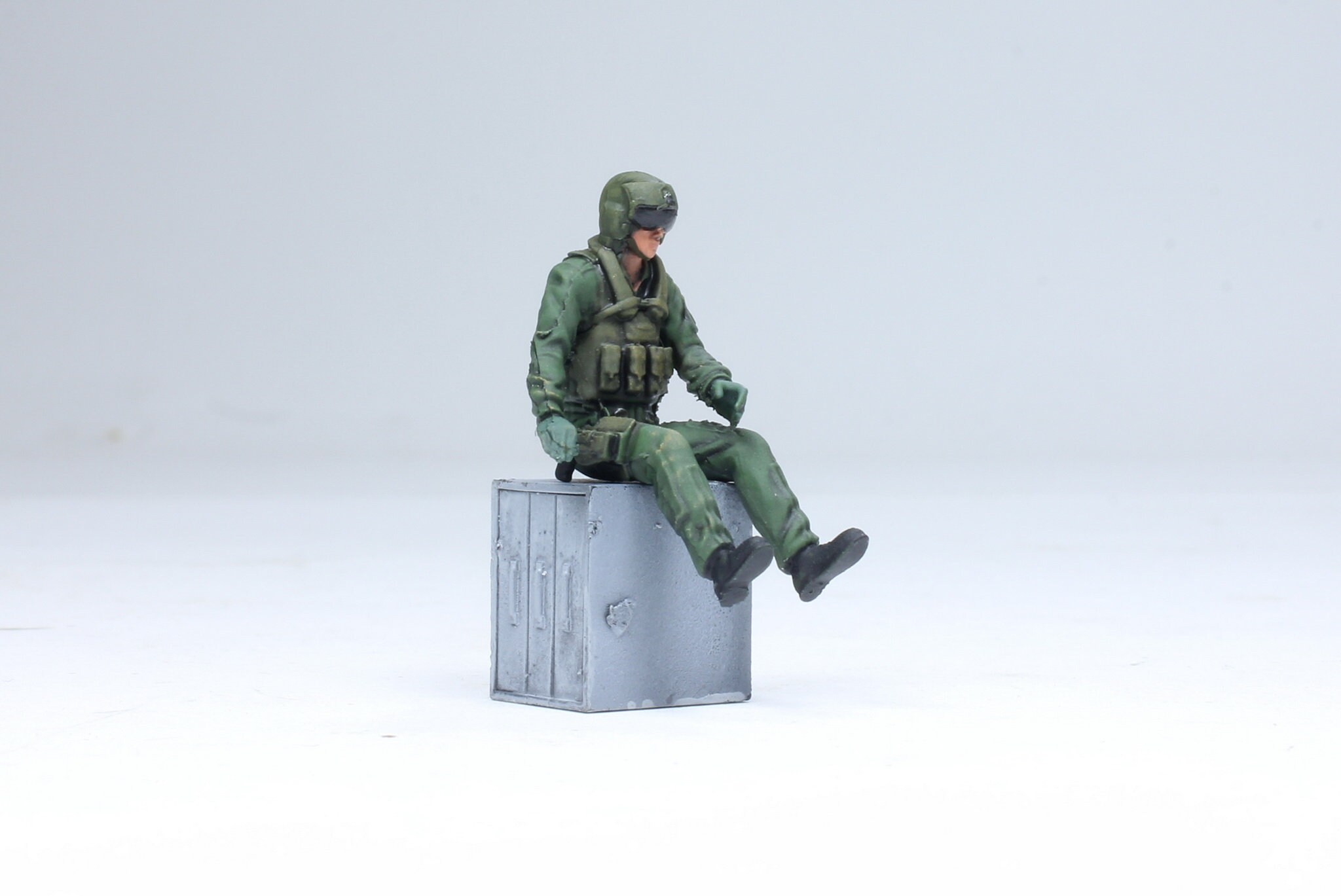手作り塗装済みアメリカ軍ヘリコプターパイロット＆クルーフィギュア 1