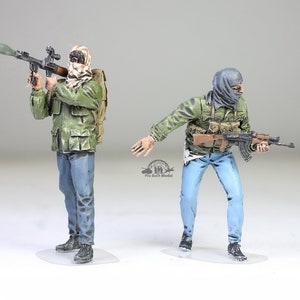 Painted Figures Middle East Warriors (02 figures) in battle, Modern war 1:35 scale (Built and painted by Professional skills)