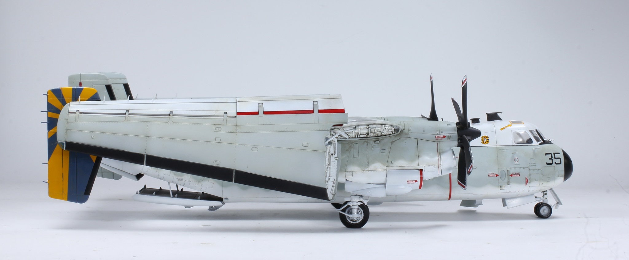 Amazon | 米海軍輸送機 C-2A グレイハウンド 1/48 コレクトエア
