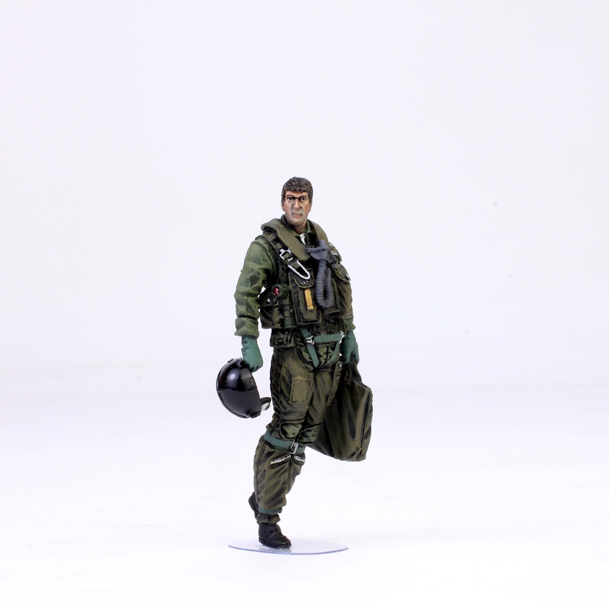 塗装済みアメリカ空軍戦闘機パイロットフィギュア：1/32スケール