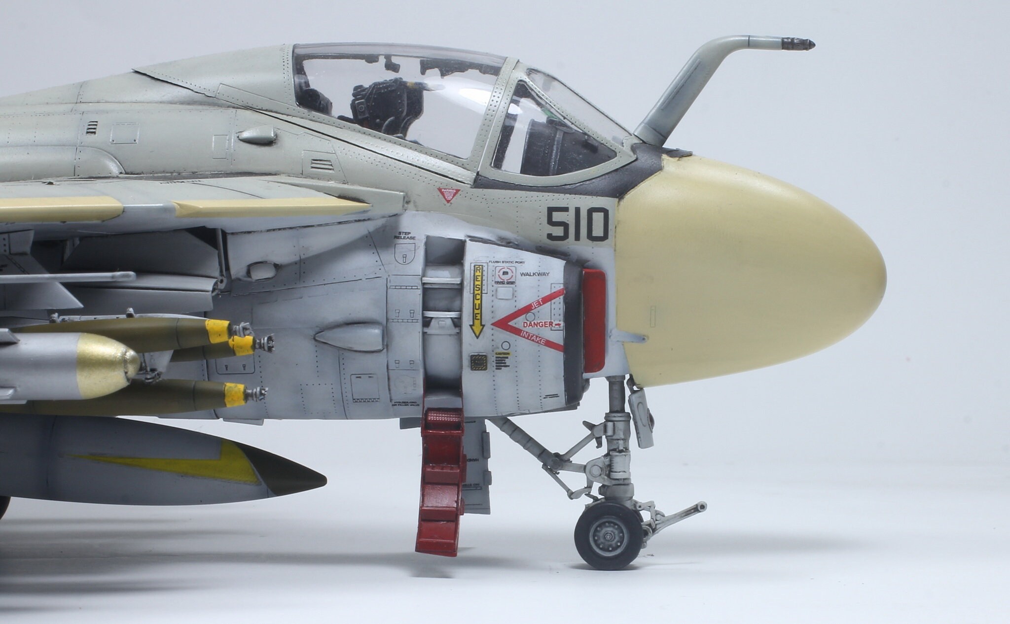 US Navy A-6A Intruder VA-35 Black Panthers, USS Enterprise 1:48