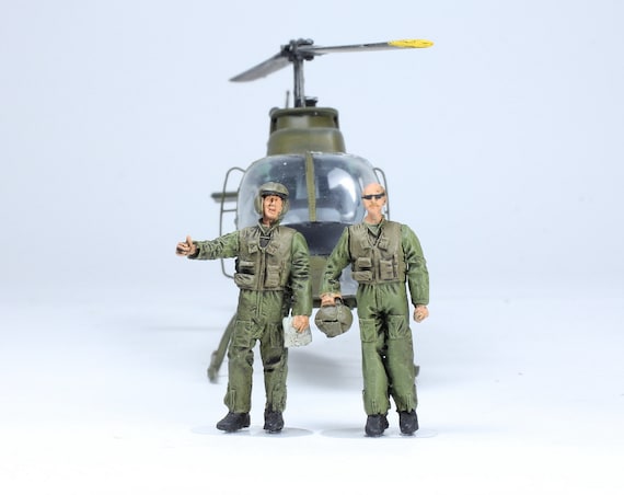 UH-1 ヘリコプター 1/35スケール 模型 ベトナム戦争 UH-1 ヘリコプター 1/35スケール 模型 ベトナム戦争