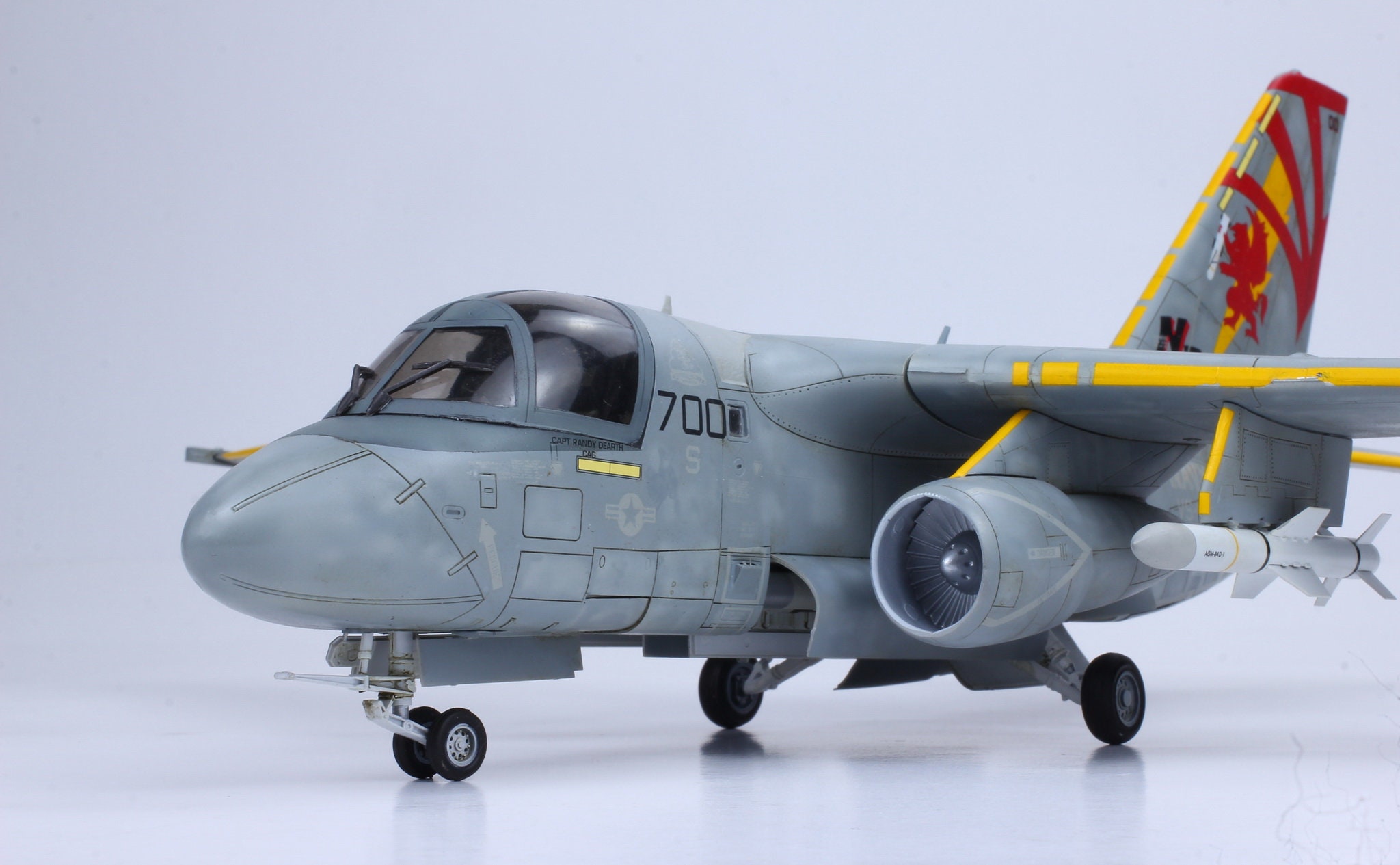 アメリカ海軍S-3 A/Bバイキング 1/48スケールモデル（プロの技術で製作