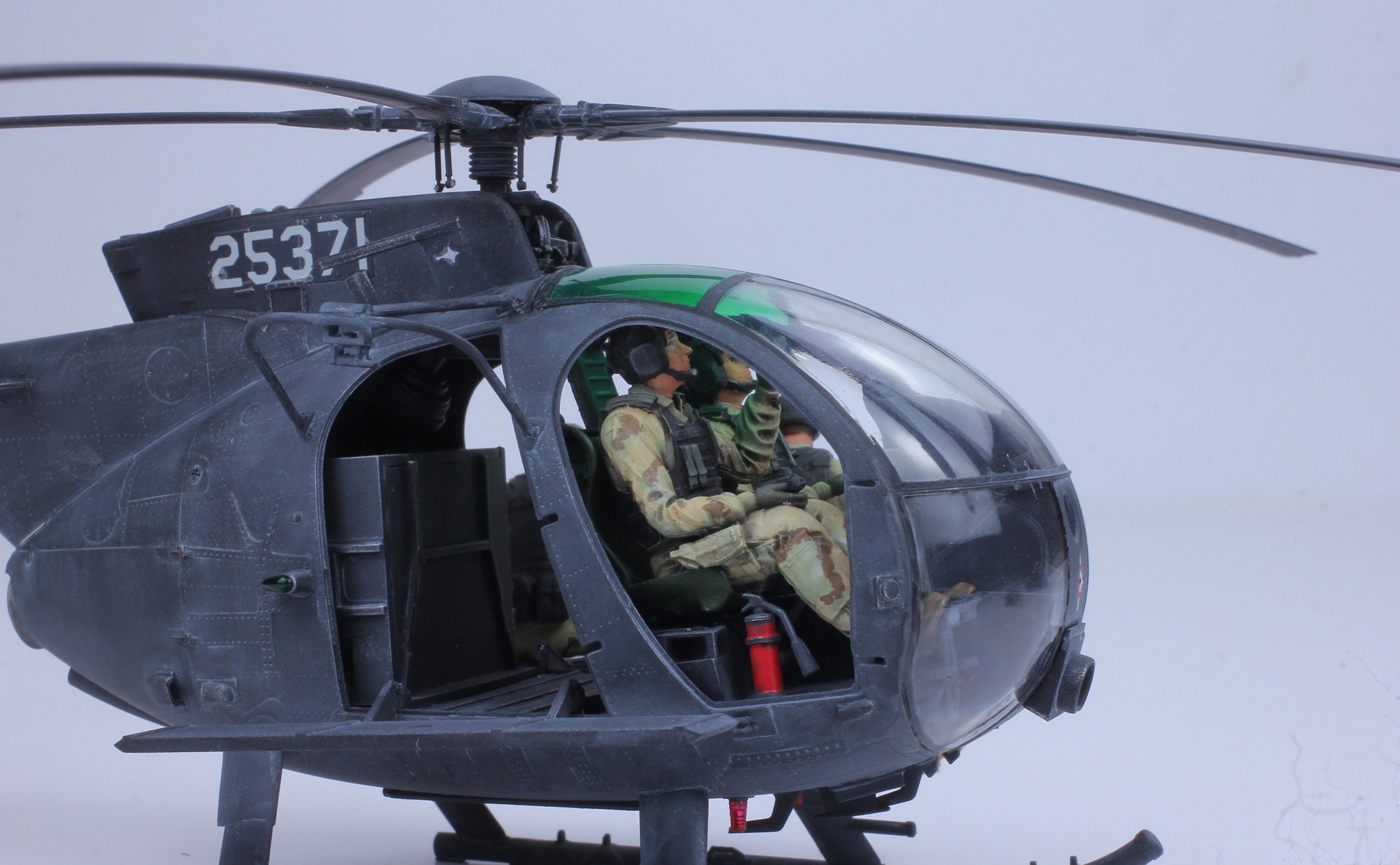 HOT TOYS アメリカ ナイトストーカーズ ヘリパイロット il_340x270.4303576400_fcwu.jpg