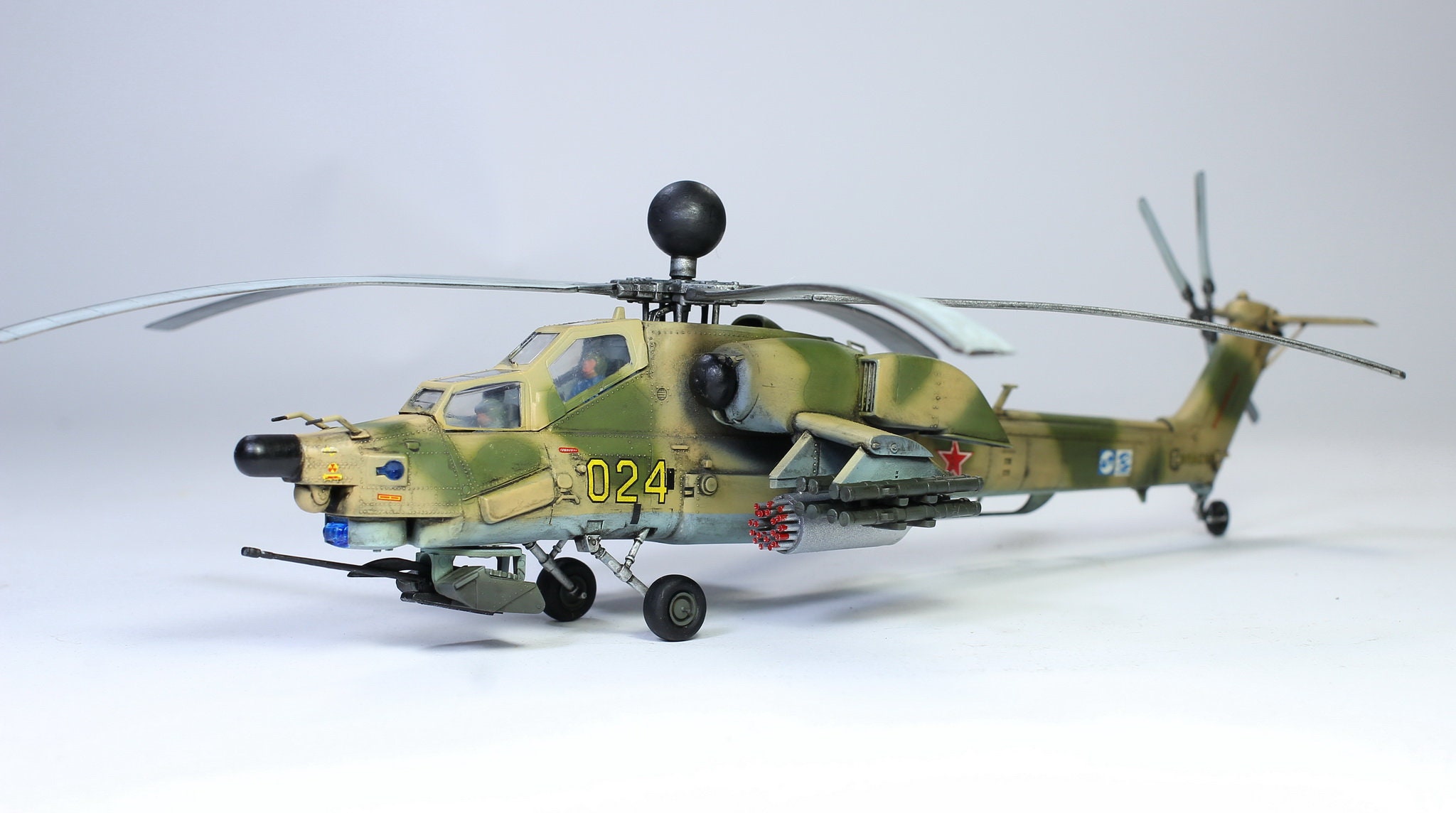 ヘリコプター ロシア ミル Mi-28N ナイト ハボック 1:72 プロ ヘリコプター ロシア ミル Mi-28N ナイト ハボック 1:72 プロ