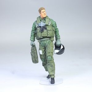 Handmade Painted USAF Fighter Pilot Figure: 1/32 Scale Resin Model