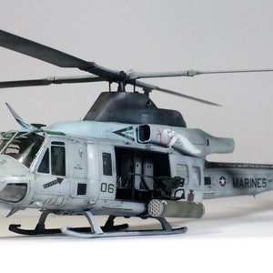 Pré-commande Pro Built Model USMC UH-1Y Venom 1:48 Construit et peint par des compétences professionnelles image 2