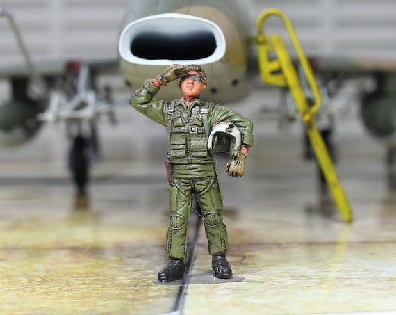 Painted Figure Modern US Navy Pilot 1:48 (built and Painted by