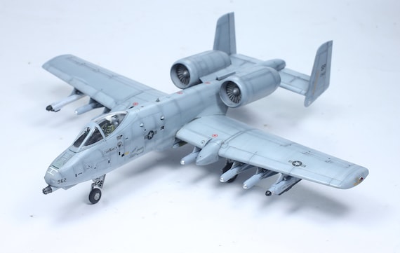 USAF A-10A Thunderbolt II /w Pilot in Cockpit 1:72 Pro Built Model