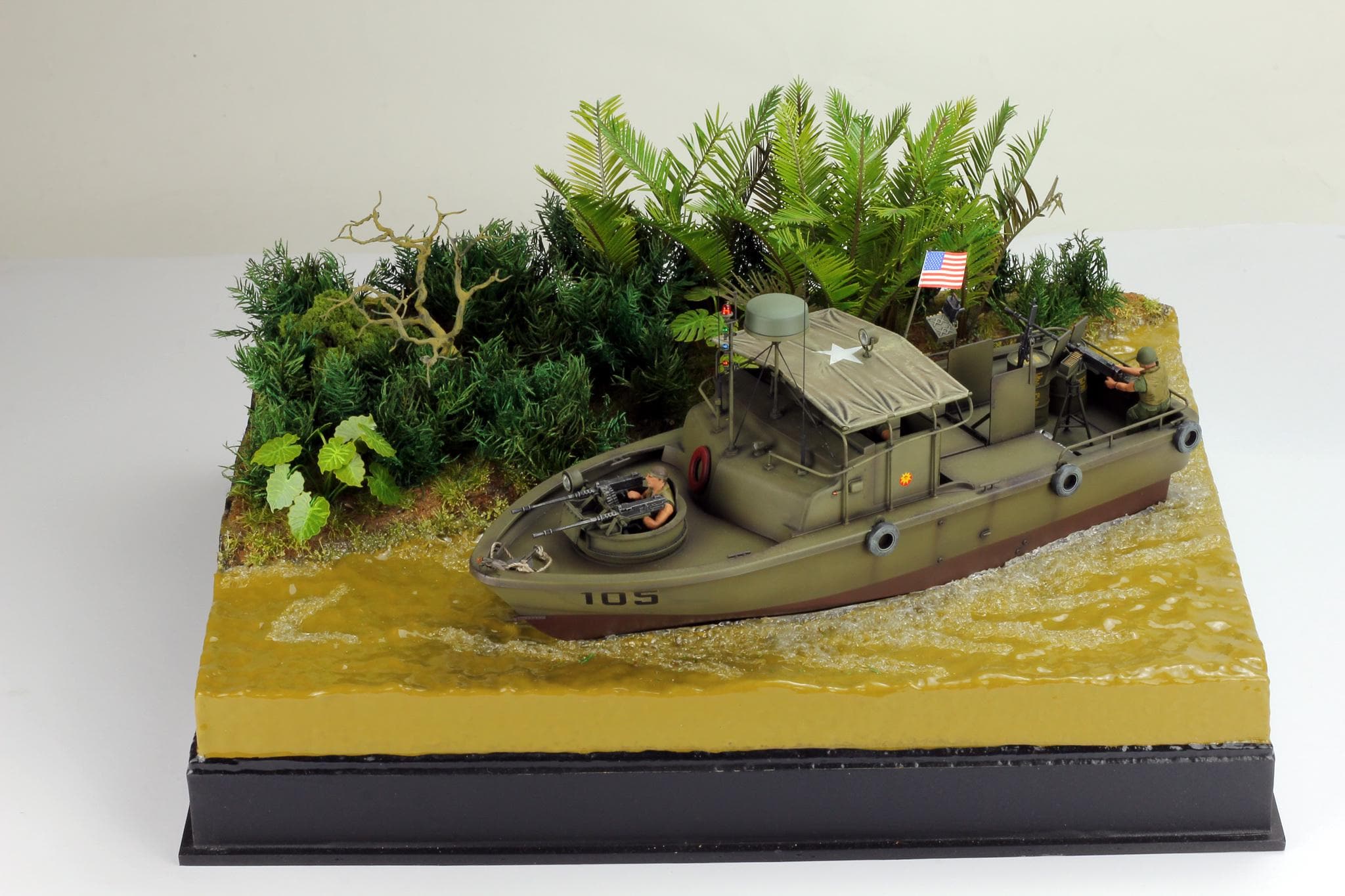 1:35 ジオラマ アメリカ海軍 PBR31 MKII メコン川 - ベトナム戦争