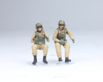 1:48 US Helicopter Pilots Resin Figure Set - Desert Uniform