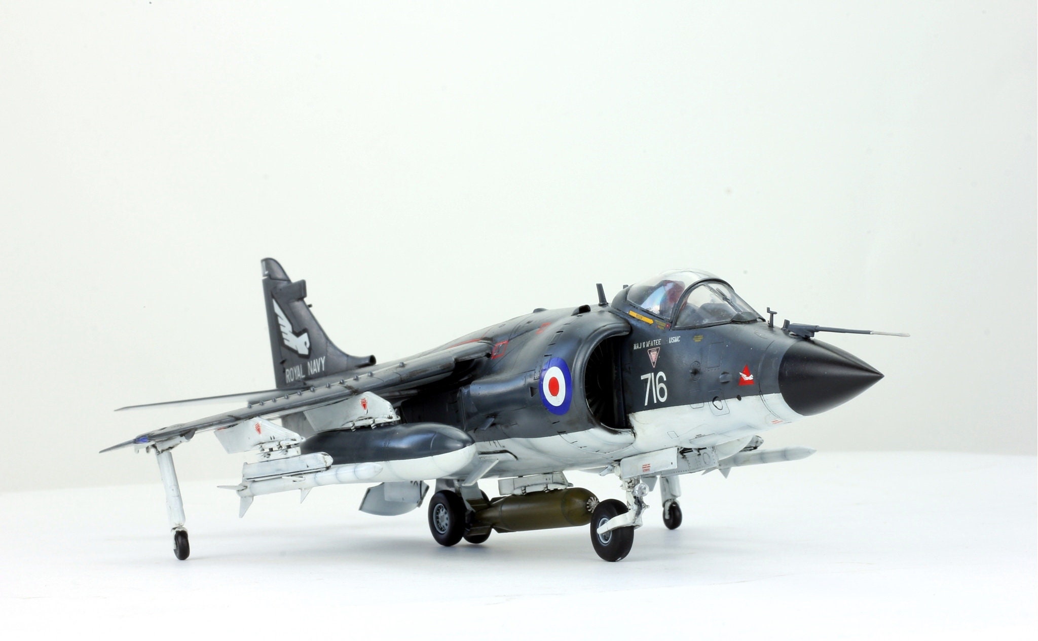 イギリス海軍シーハリアー FRS.1 1:48 プロビルドモデルを予約注文
