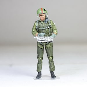 Malowana figurka pilota myśliwca USAF: Model żywiczny w skali 1/32