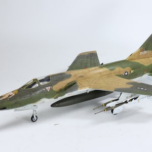 ProBuilt Model USAF F-105D Thunderchief Vietnam war 1:48 (Built and painted by Professional skills)