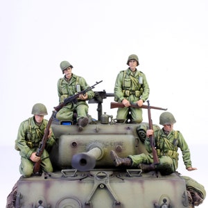 ProPainted Figures US Tank Riders WWII (04 figures) 1:35 scale (Tank is not included)