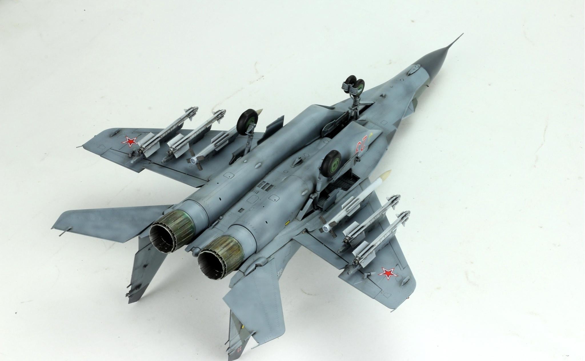 ロシアの Mig-29 SMT フルクラム モダン ウォー 1:48 (プロのスキル