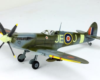 1/48 RAF Spitfire Mk.IX JE-J Johnny Johnson Pro Painted Hasegawa Model