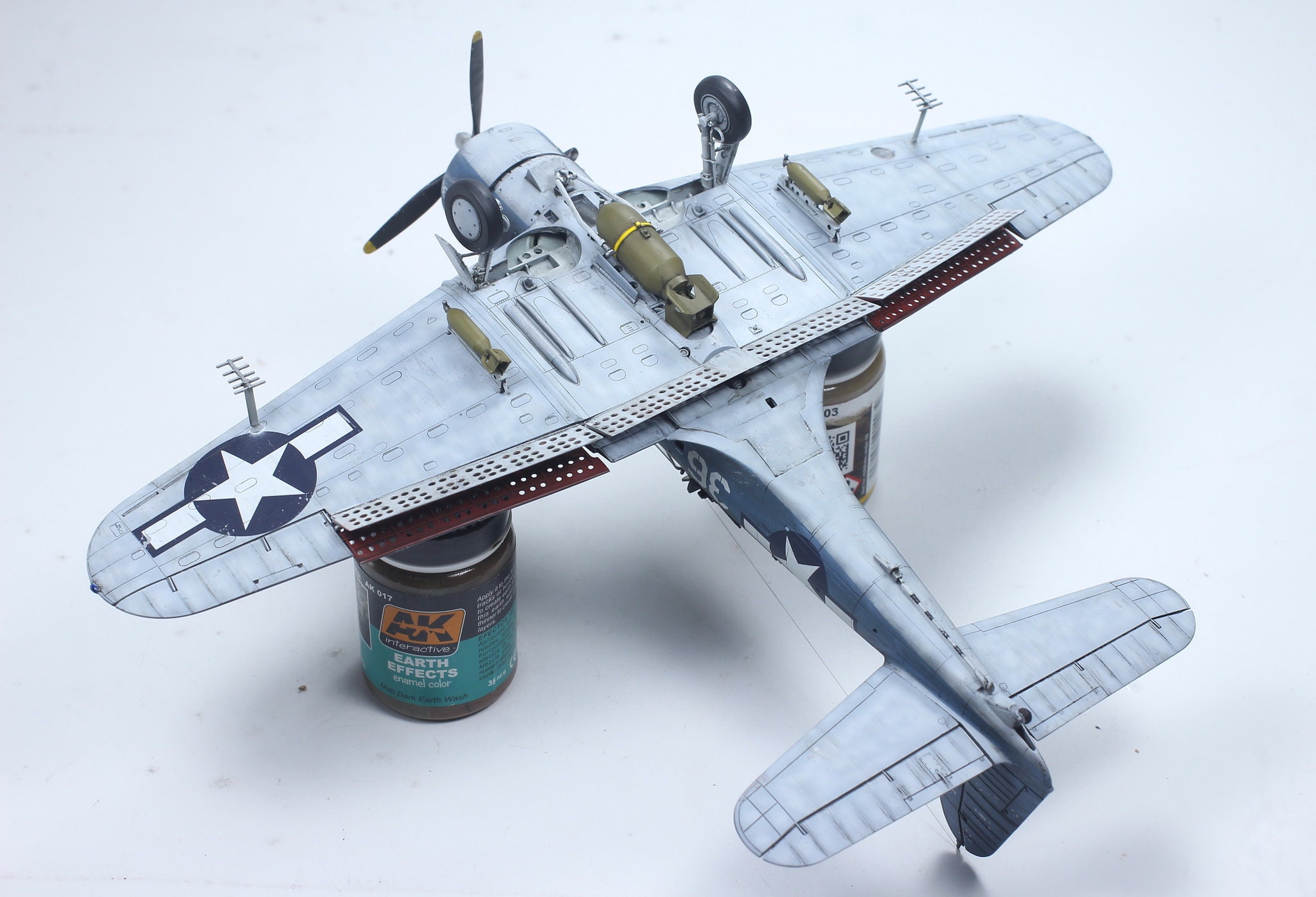 USN ダグラス SBD-5 ドーントレス 急降下爆撃機 / パイロット 2