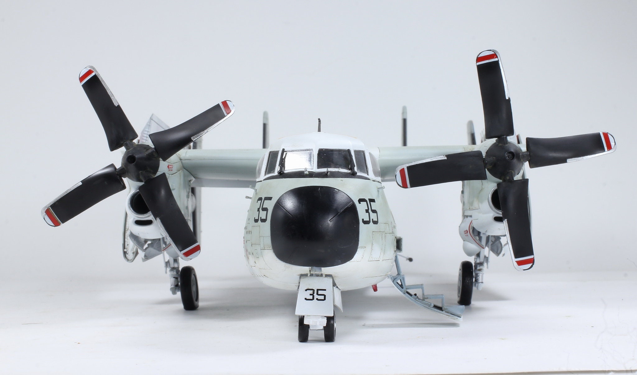 アメリカ海軍 C-2A グレイハウンド 1:48 プロ製作モデル (プロの アメリカ海軍 C-2A グレイハウンド 1:48 プロ製作モデル (プロの