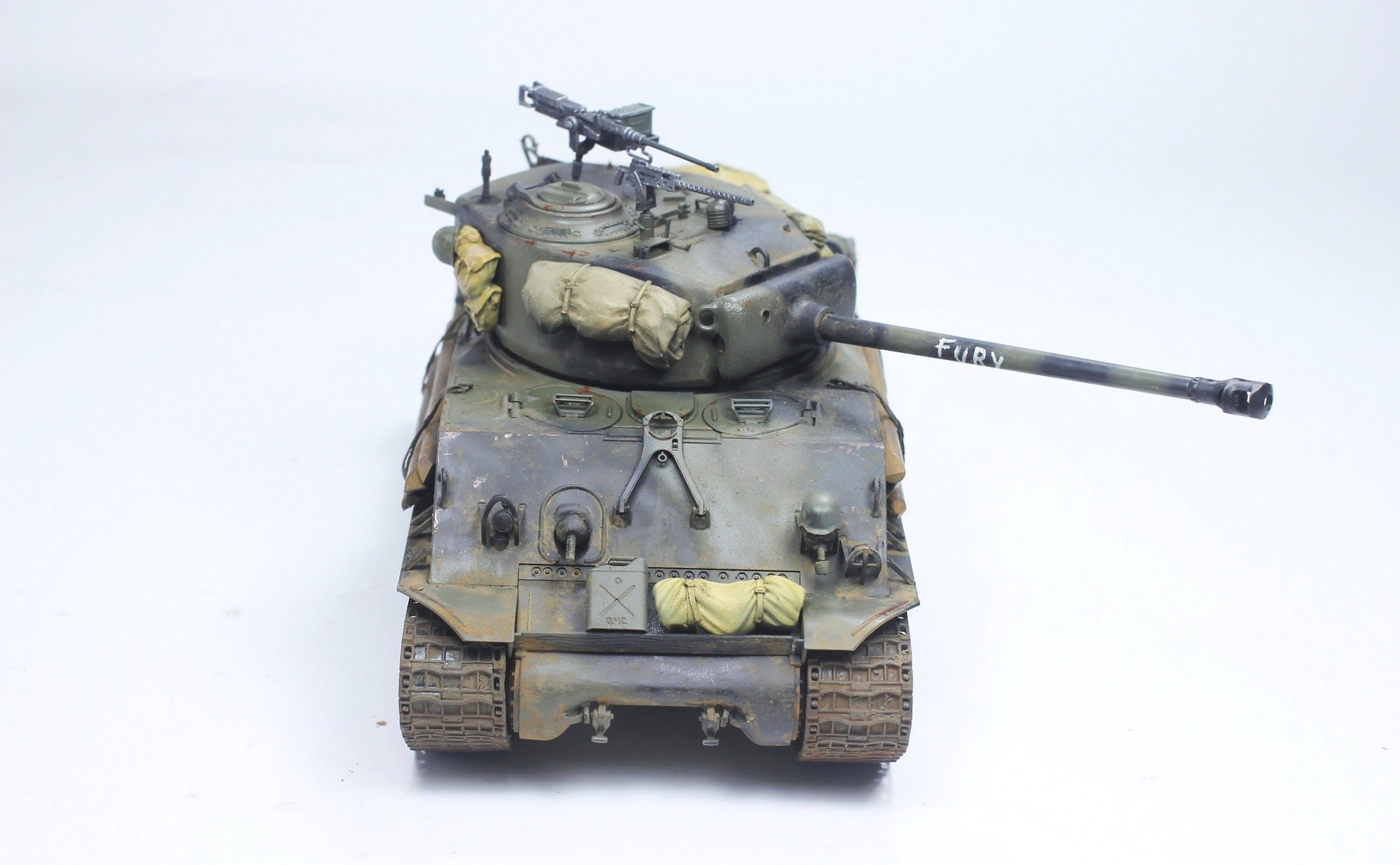 ProBuilt M4A3E8 シャーマン戦車モデル 1:35 - WW2フューリースタイル