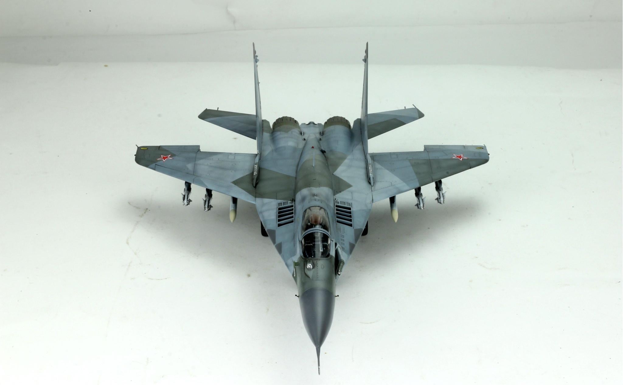 Russian Mig-29 SMT Fulcrum Modern War 1:48 (built and Painted by