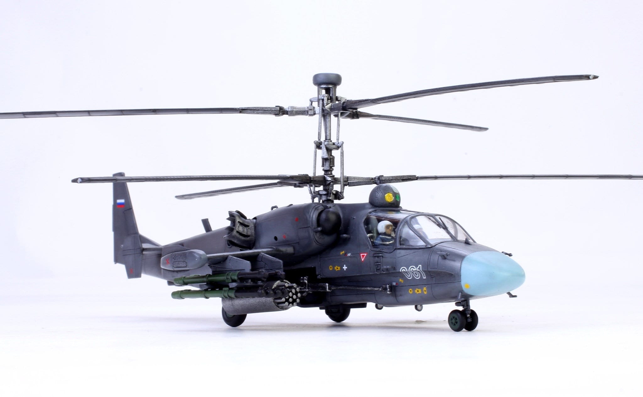 カモフ アリゲーター Ka-52 ロシア攻撃ガンシップ ヘリコプター カモフ アリゲーター Ka-52 ロシア攻撃ガンシップ ヘリコプター