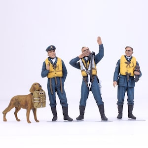 Geschilderde figuren RAF Pilots & Dog WO II: schaal 1:32 (gebouwd en geverfd)