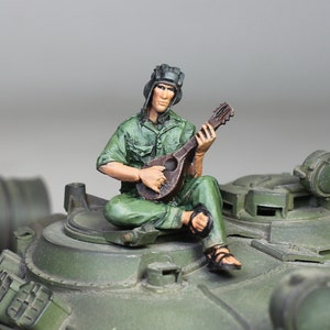 Painted Figure NVA Tank crew Vietnam war  1:35 scale (Built and painted by Professional skills)
